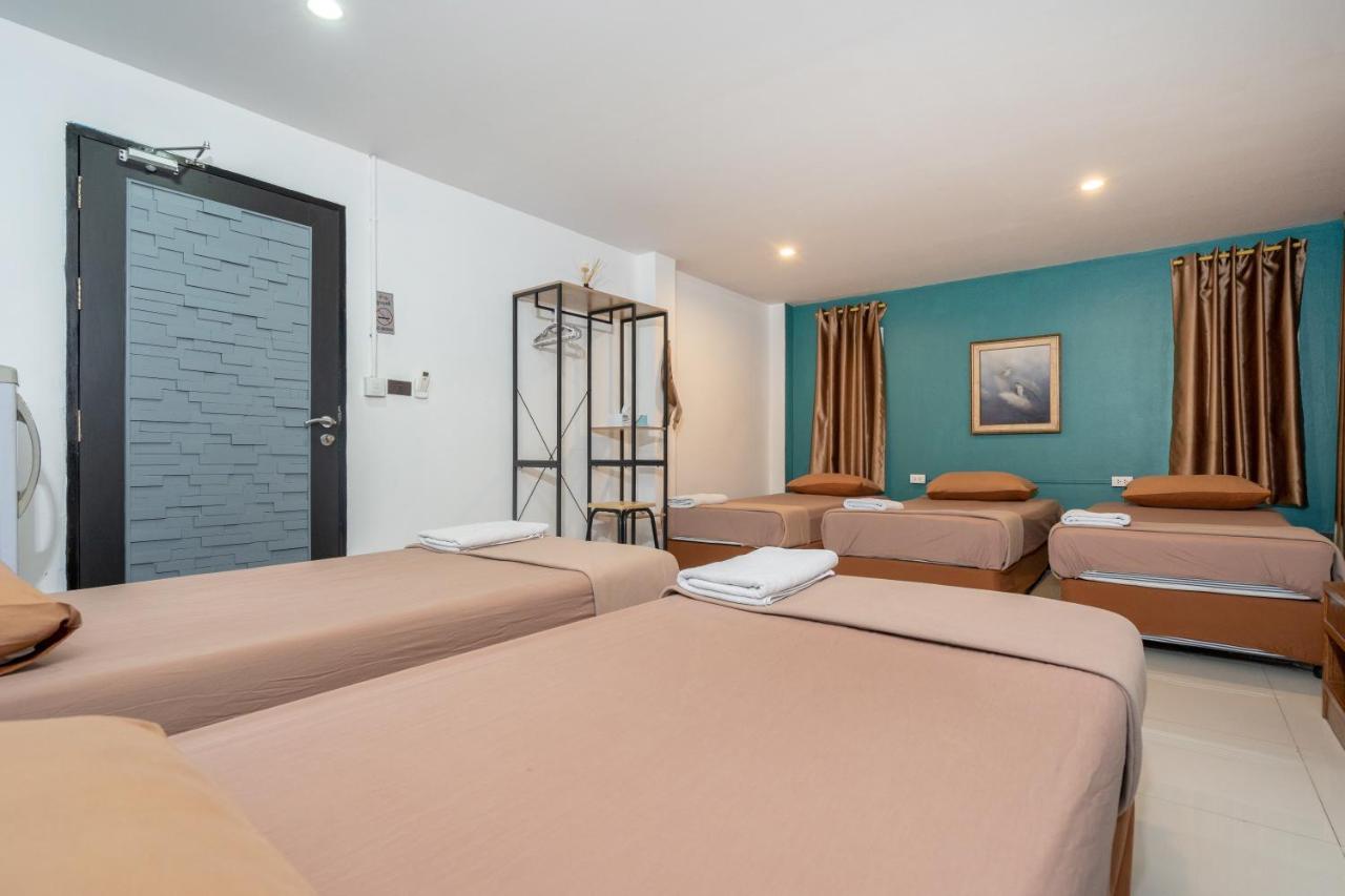 Black Pantera Hostel Patong 外观 照片