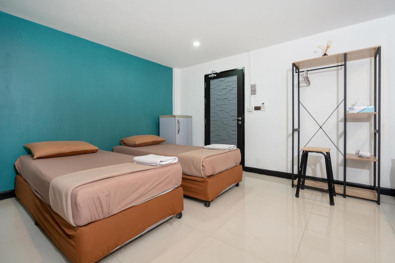 Black Pantera Hostel Patong 外观 照片
