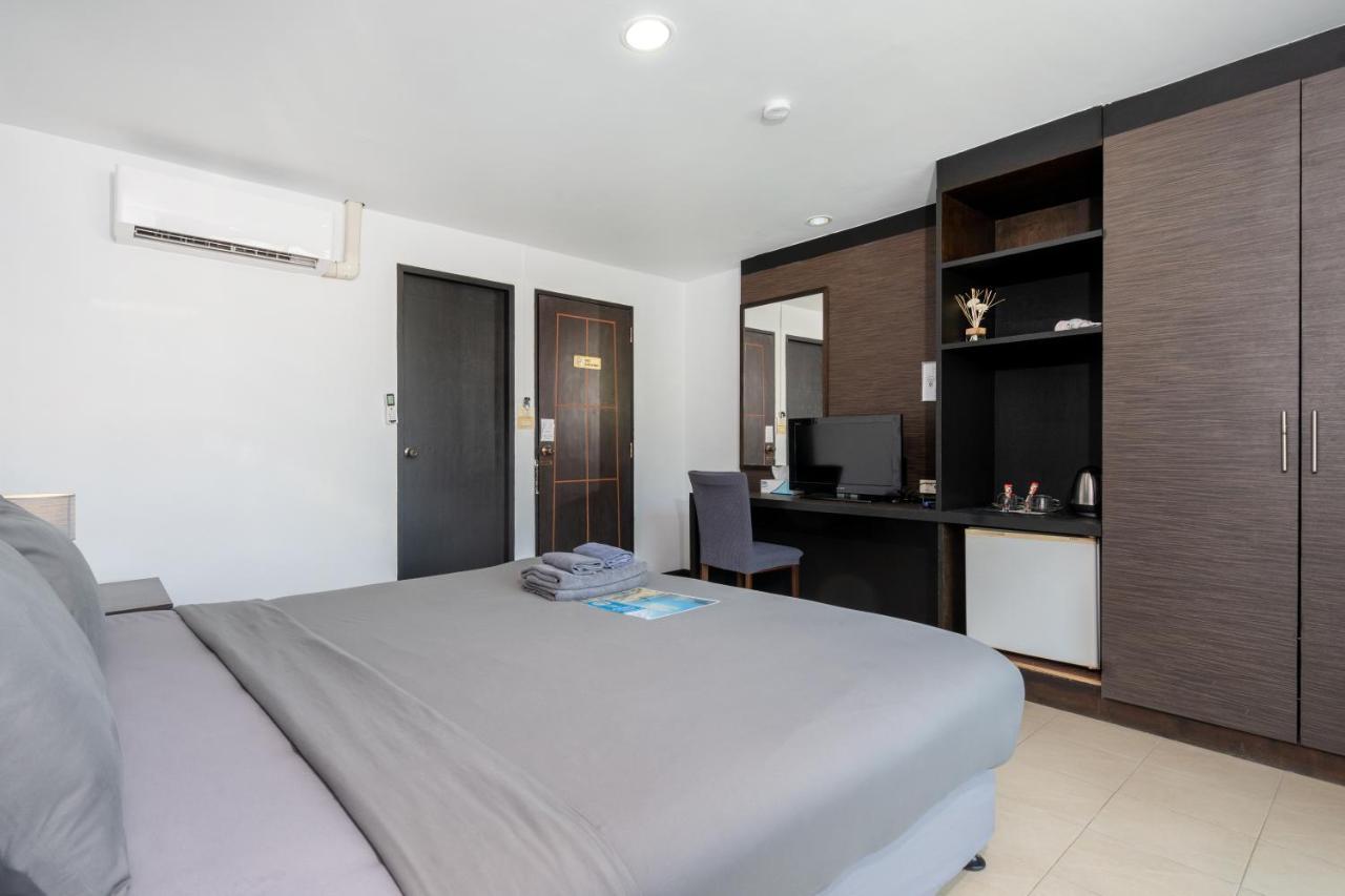Black Pantera Hostel Patong 外观 照片