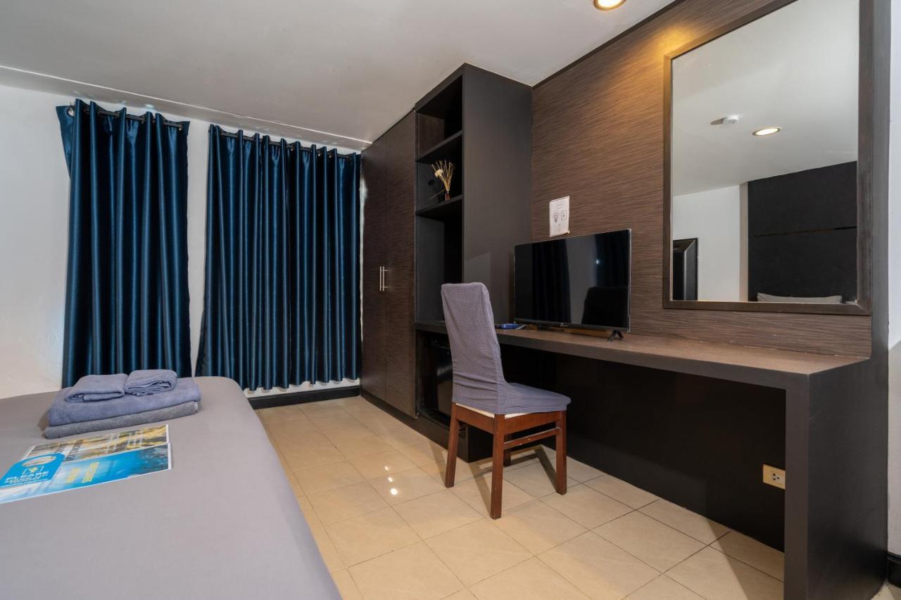 Black Pantera Hostel Patong 外观 照片