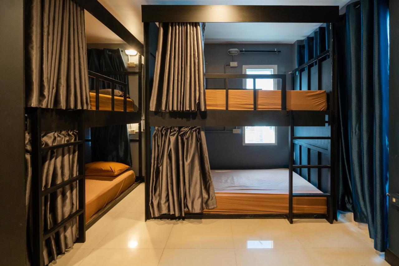 Black Pantera Hostel Patong 外观 照片