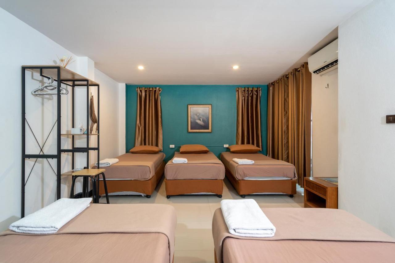 Black Pantera Hostel Patong 外观 照片