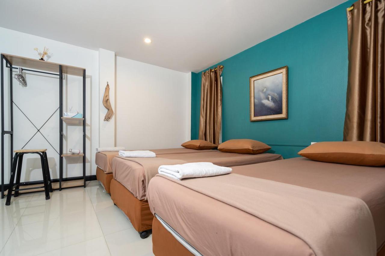 Black Pantera Hostel Patong 外观 照片