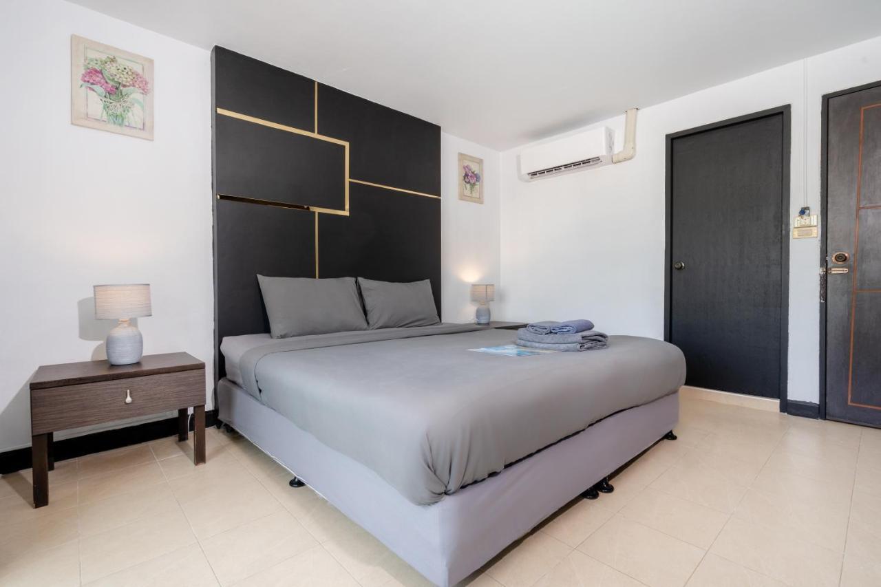Black Pantera Hostel Patong 外观 照片