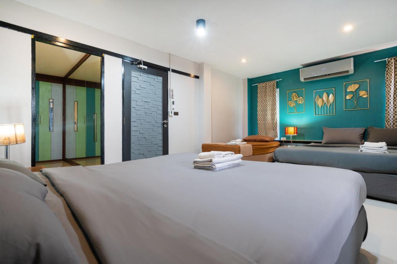 Black Pantera Hostel Patong 外观 照片