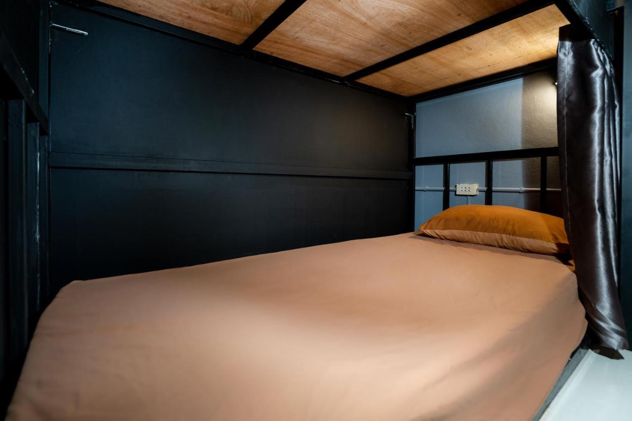 Black Pantera Hostel Patong 外观 照片