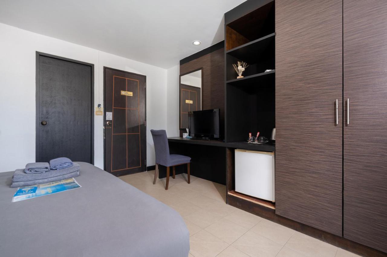 Black Pantera Hostel Patong 外观 照片