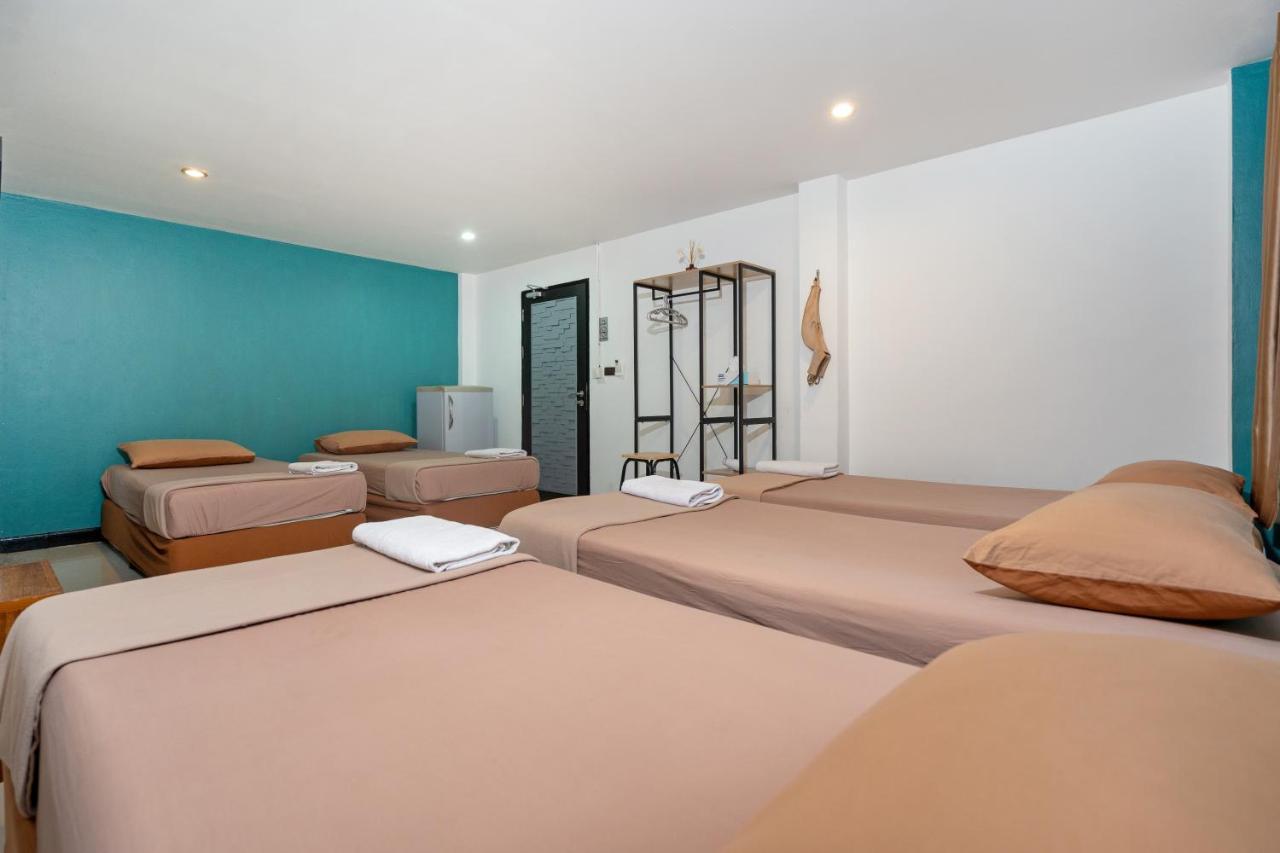 Black Pantera Hostel Patong 外观 照片