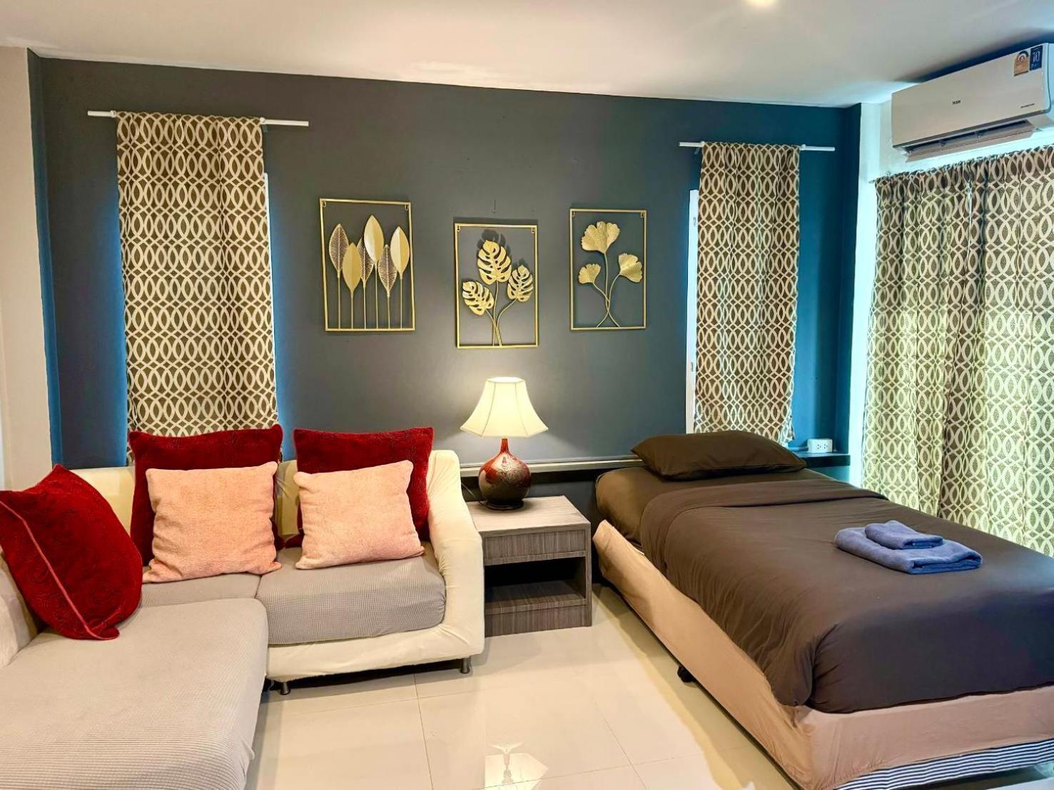 Black Pantera Hostel Patong 外观 照片