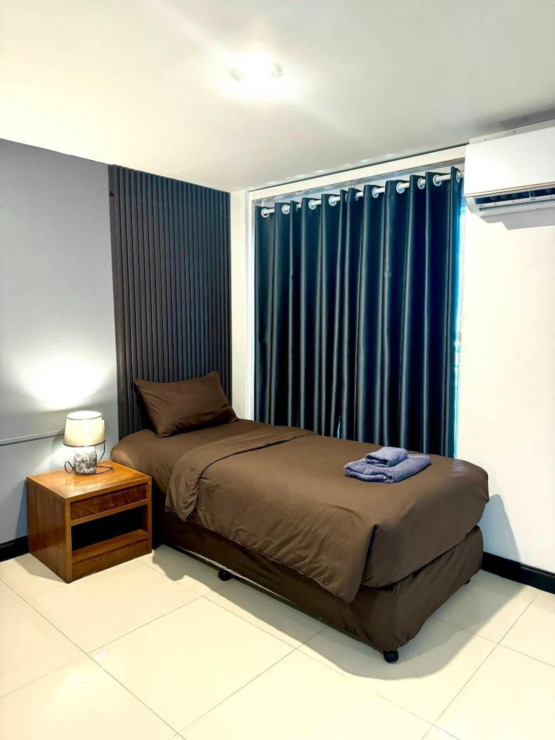 Black Pantera Hostel Patong 外观 照片