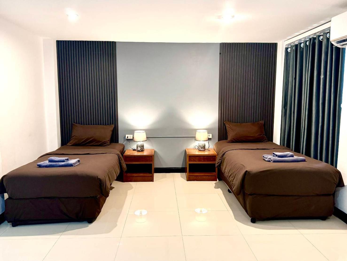 Black Pantera Hostel Patong 外观 照片